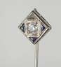 Feine Krawattennadel mit Diamant und Saphiren