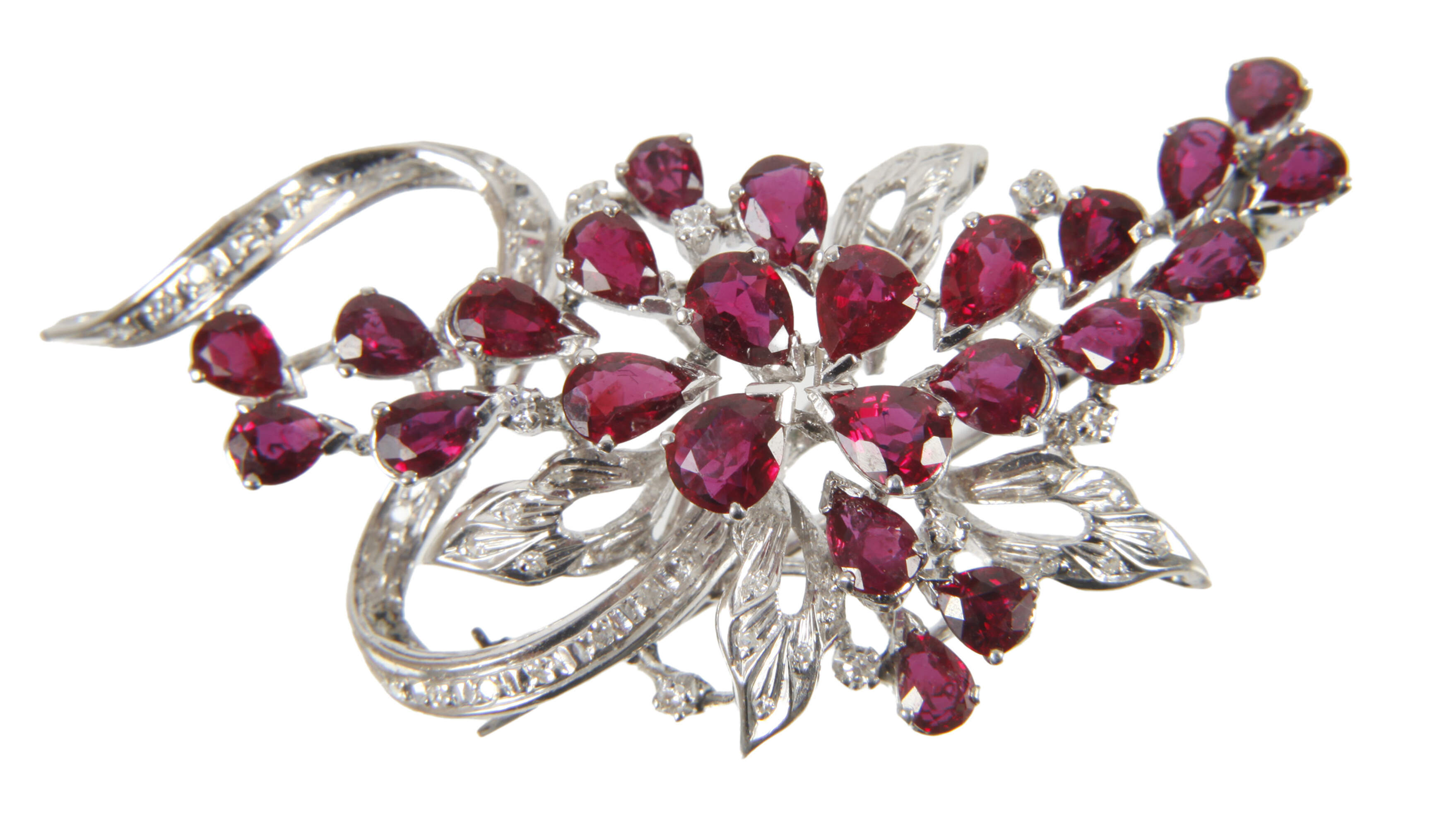Brosche mit Rubinen und Diamanten