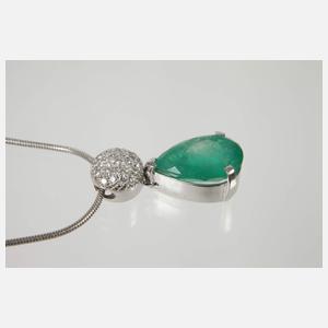 Anhänger mit Smaragd und Brillanten an Kette