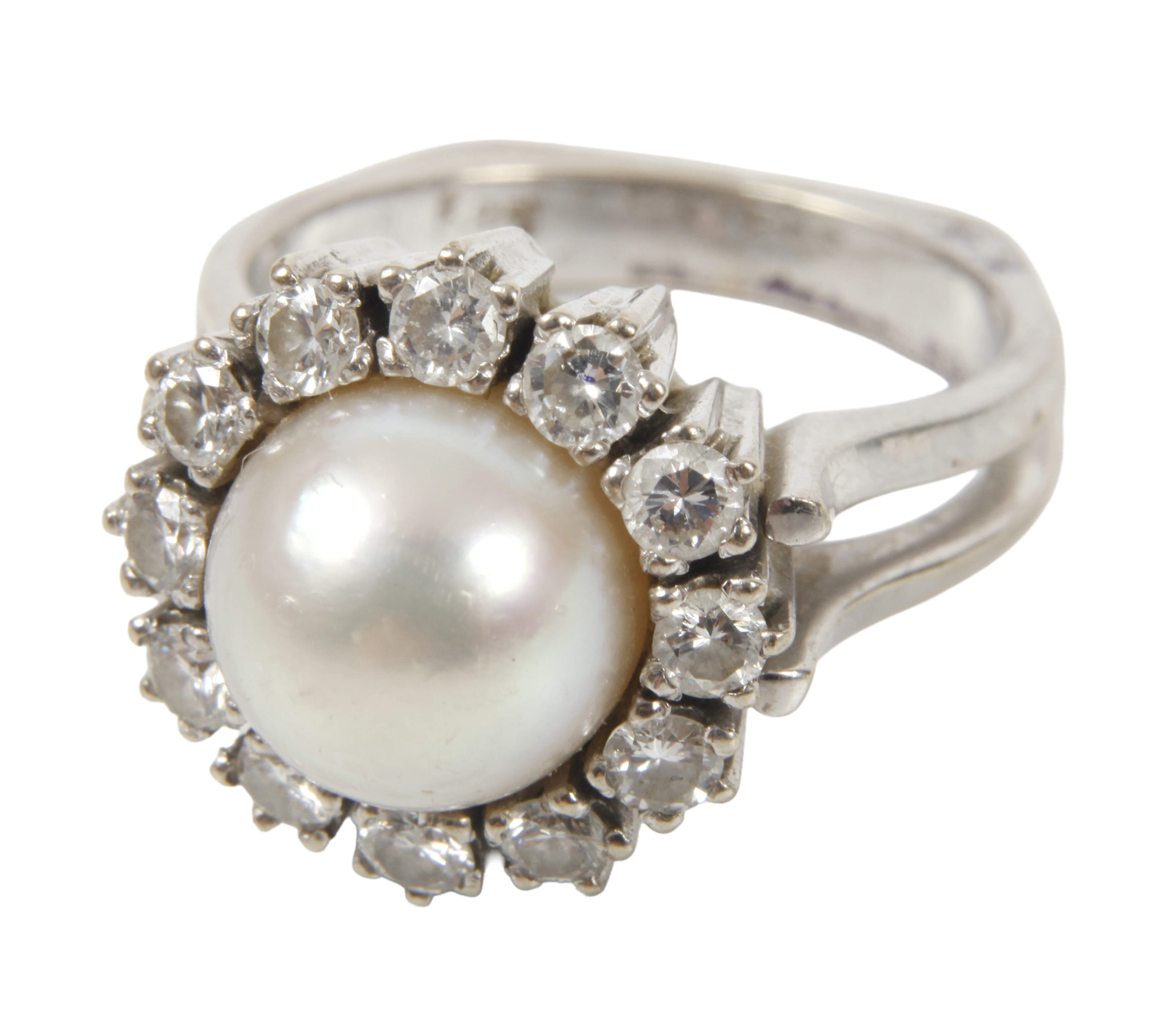 Damenring mit Perle und Brillanten