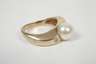 Damenring mit Perle und Brillanten