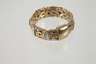 Goldring und Kette