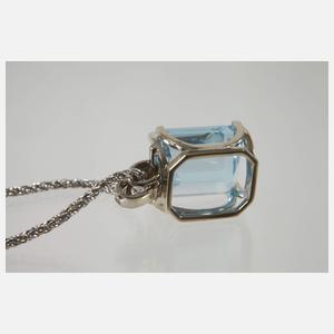 Anhänger mit Blautopas und Diamanten