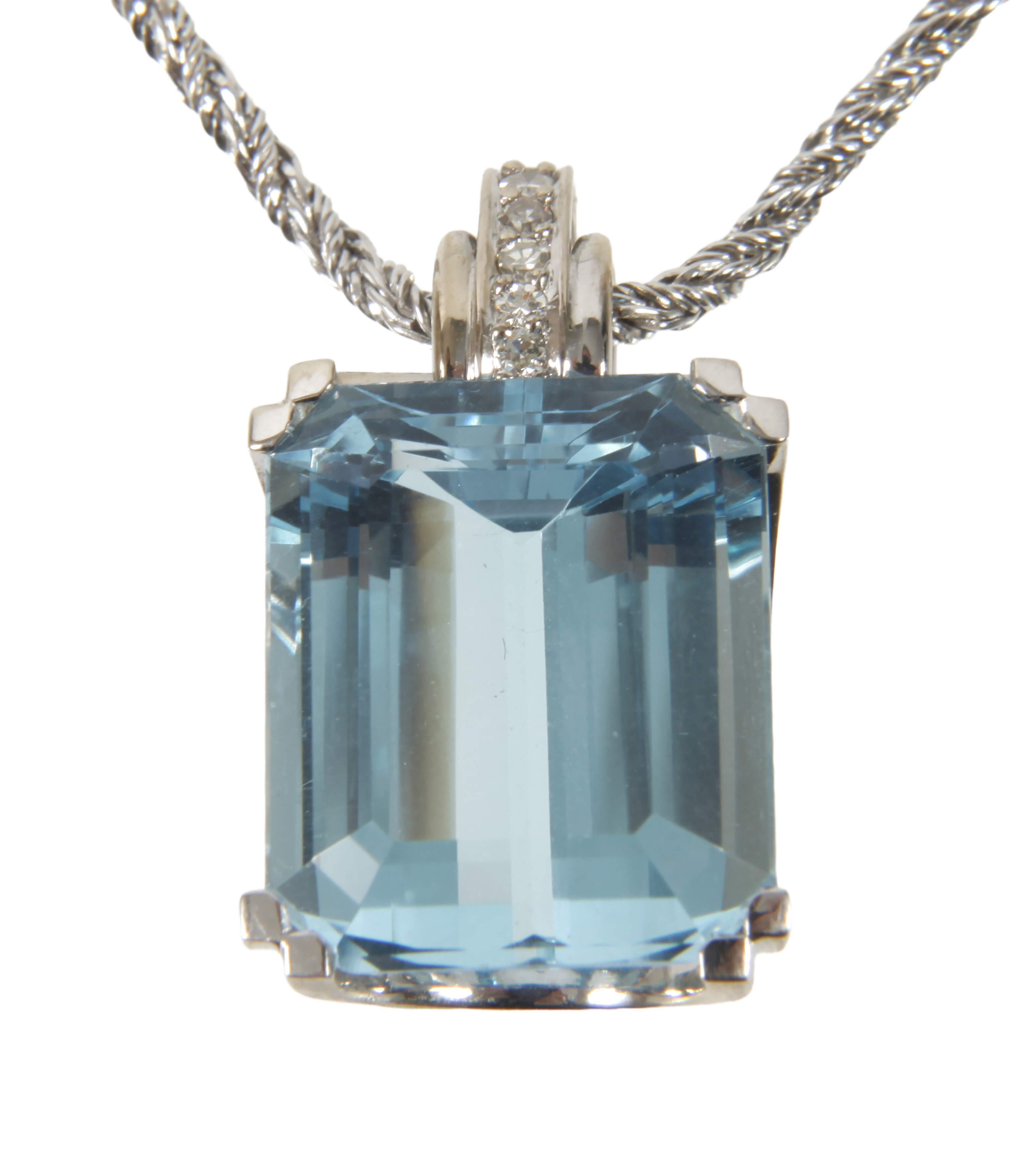 Anhänger mit Blautopas und Diamanten