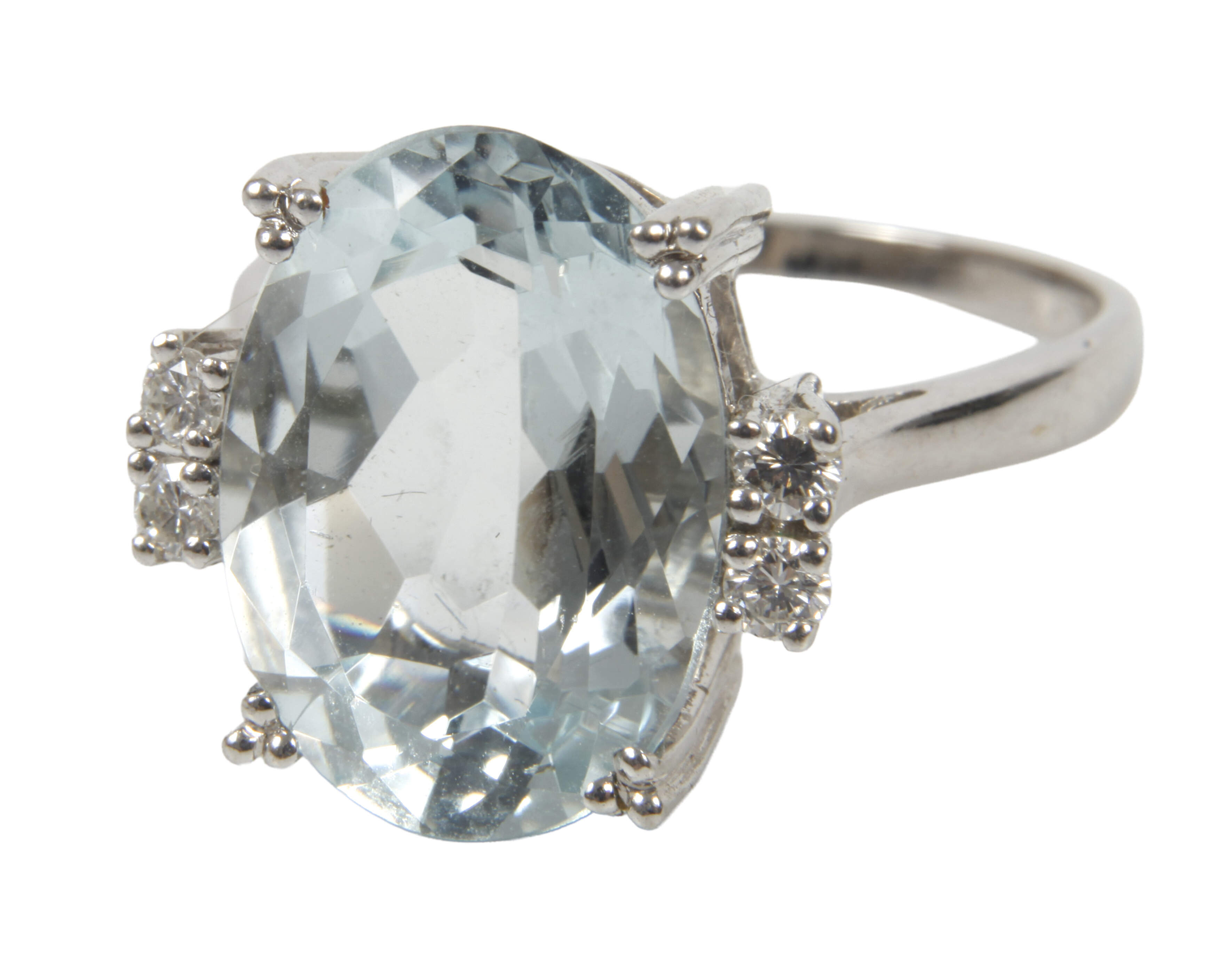 Damenring mit Aquamarin und Brillanten