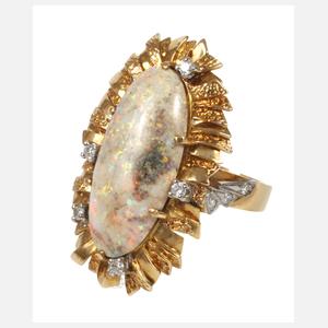 Damenring mit Edelopal und Brillanten
