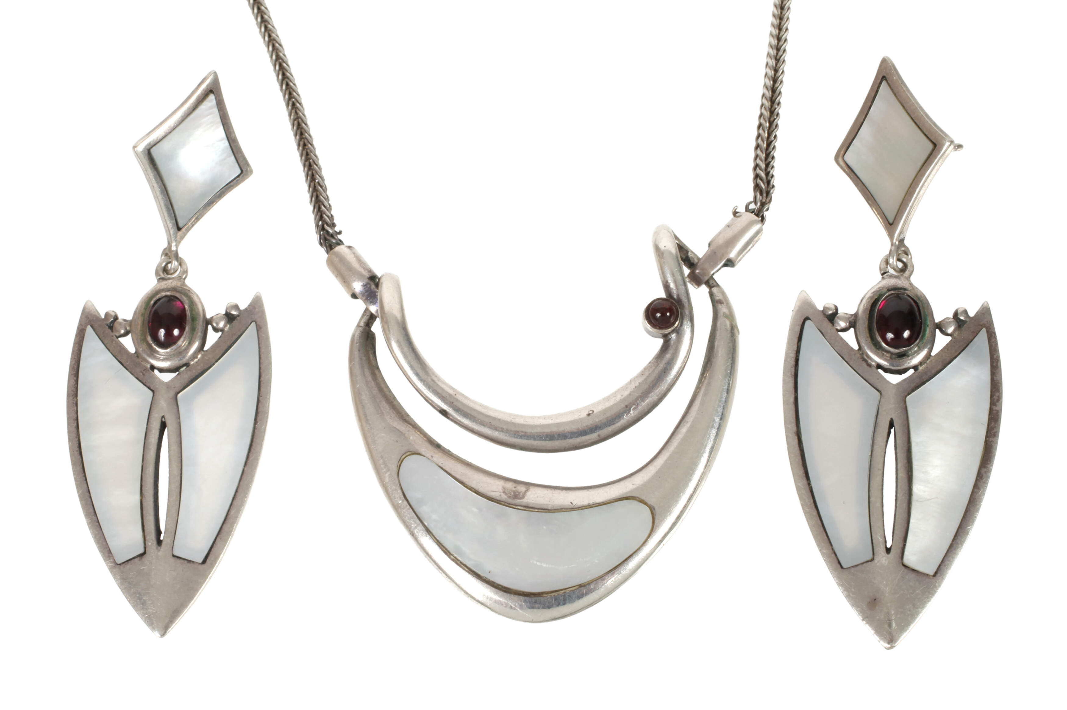 Schmuckset mit Perlmutt und Granaten