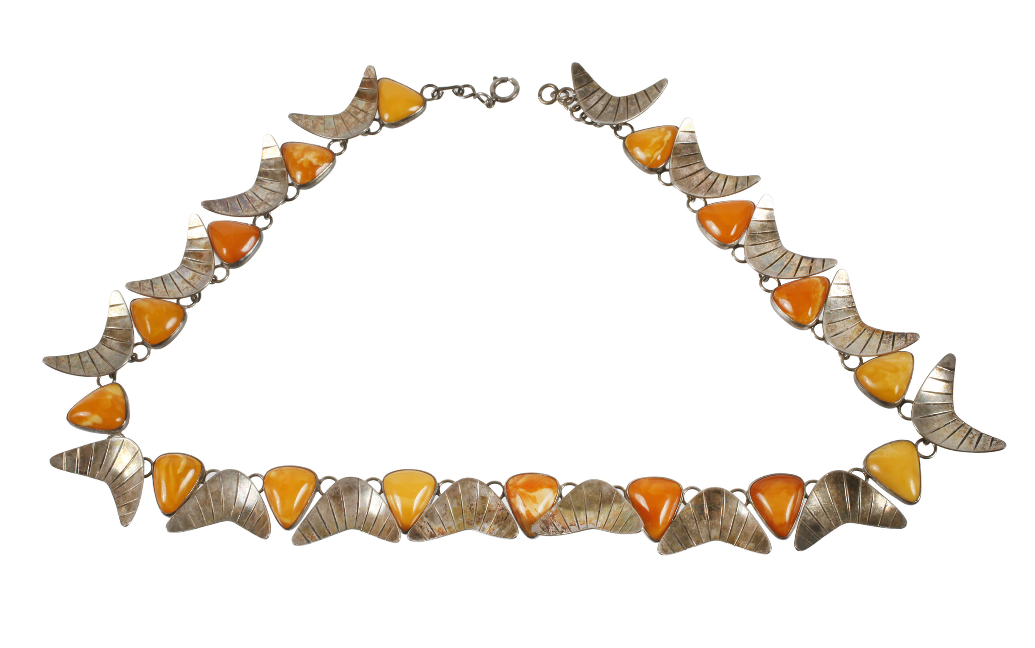 Kette mit Bernsteinen