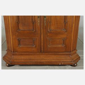 Kleiner barocker Dielenschrank