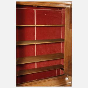 Kleiner barocker Dielenschrank