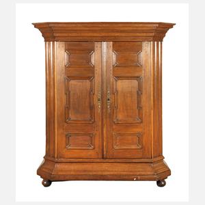 Kleiner barocker Dielenschrank