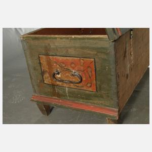 Große Flachdeckeltruhe