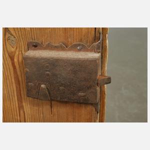 Kleiner barocker Wandschrank
