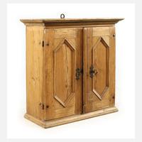 Kleiner barocker Wandschrank111