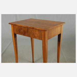 Kleines Biedermeier-Tischchen
