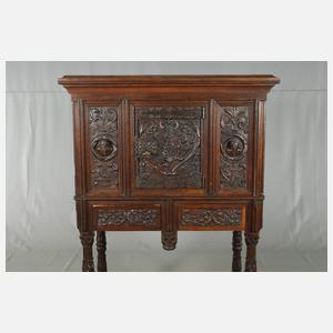 Stollenschrank im Renaissancestil