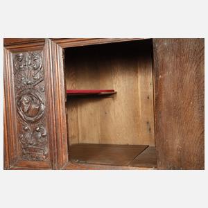 Stollenschrank im Renaissancestil