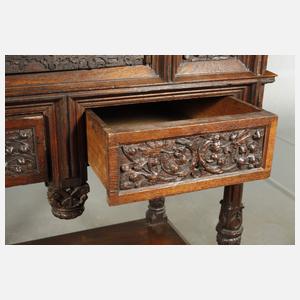 Stollenschrank im Renaissancestil