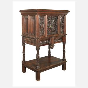 Stollenschrank im Renaissancestil