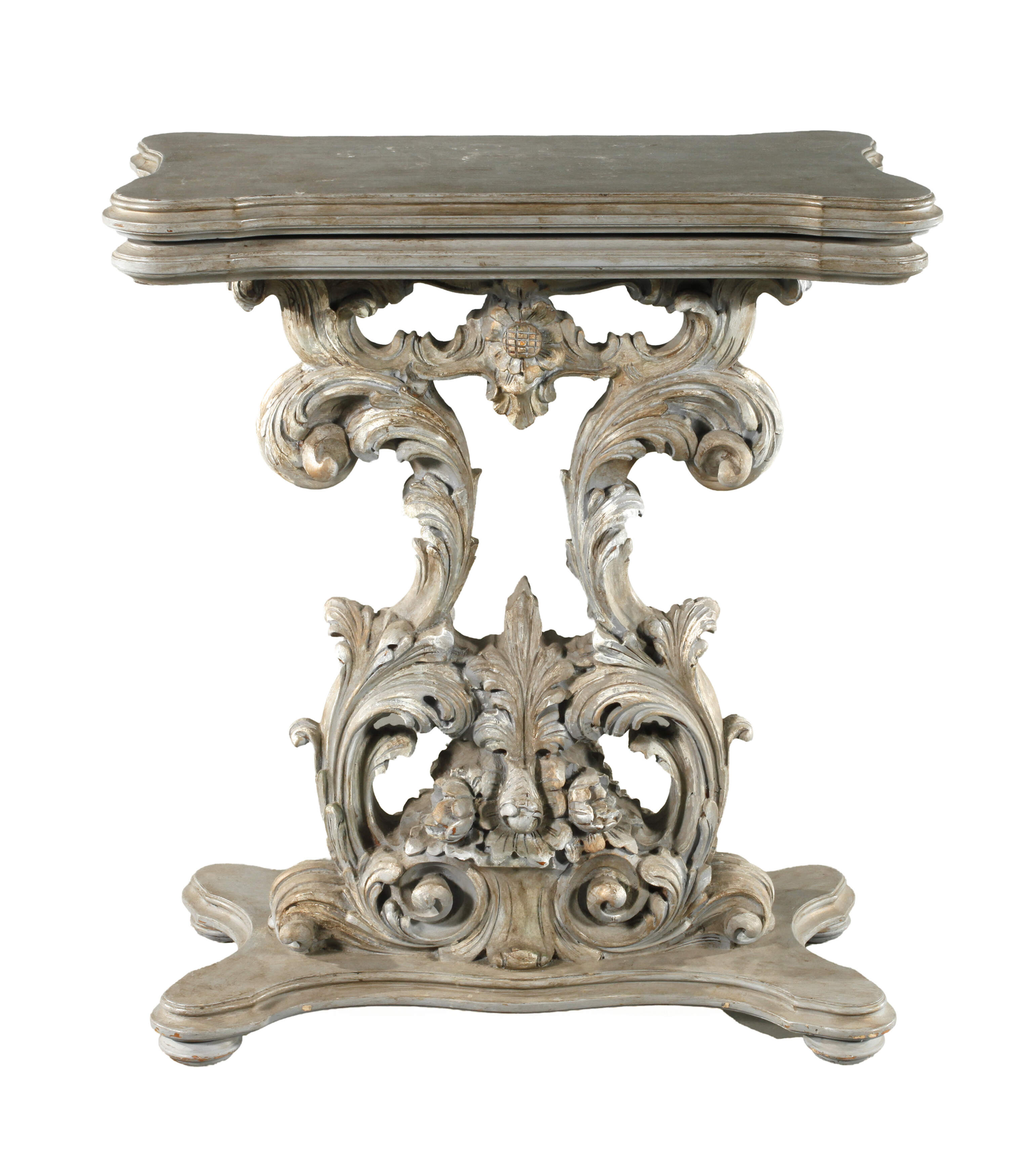 Dekorativer Blumentisch im Barockstil