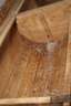 Großer Holztrog mit Ständer