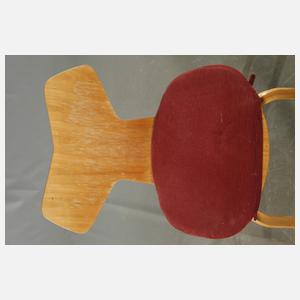 Arne Jacobsen, vier Stühle "Grand Prix"