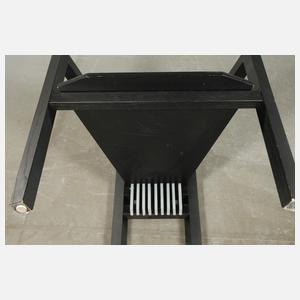 Konstruktivistischer Armlehnstuhl