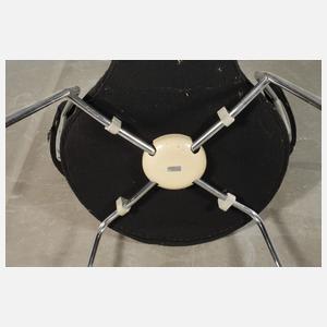 Arne Jacobsen, sechs Armlehnstühle "Serie 7"