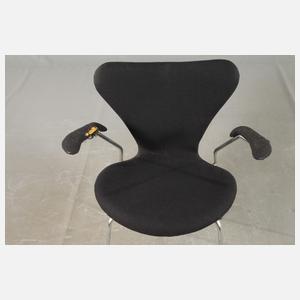 Arne Jacobsen, sechs Armlehnstühle "Serie 7"