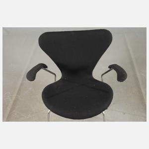 Arne Jacobsen, sechs Armlehnstühle "Serie 7"