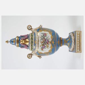 Kleine Prunkvase im Sèvres-Stil