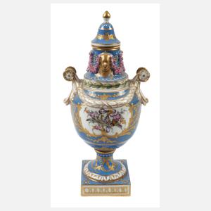 Kleine Prunkvase im Sèvres-Stil