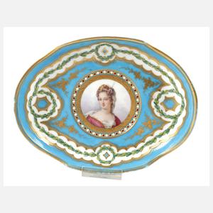 Sèvres kleine Portraitschale "Duchesse du Maine"