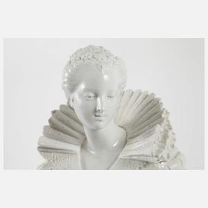 Große Edeldame mit Mandoline