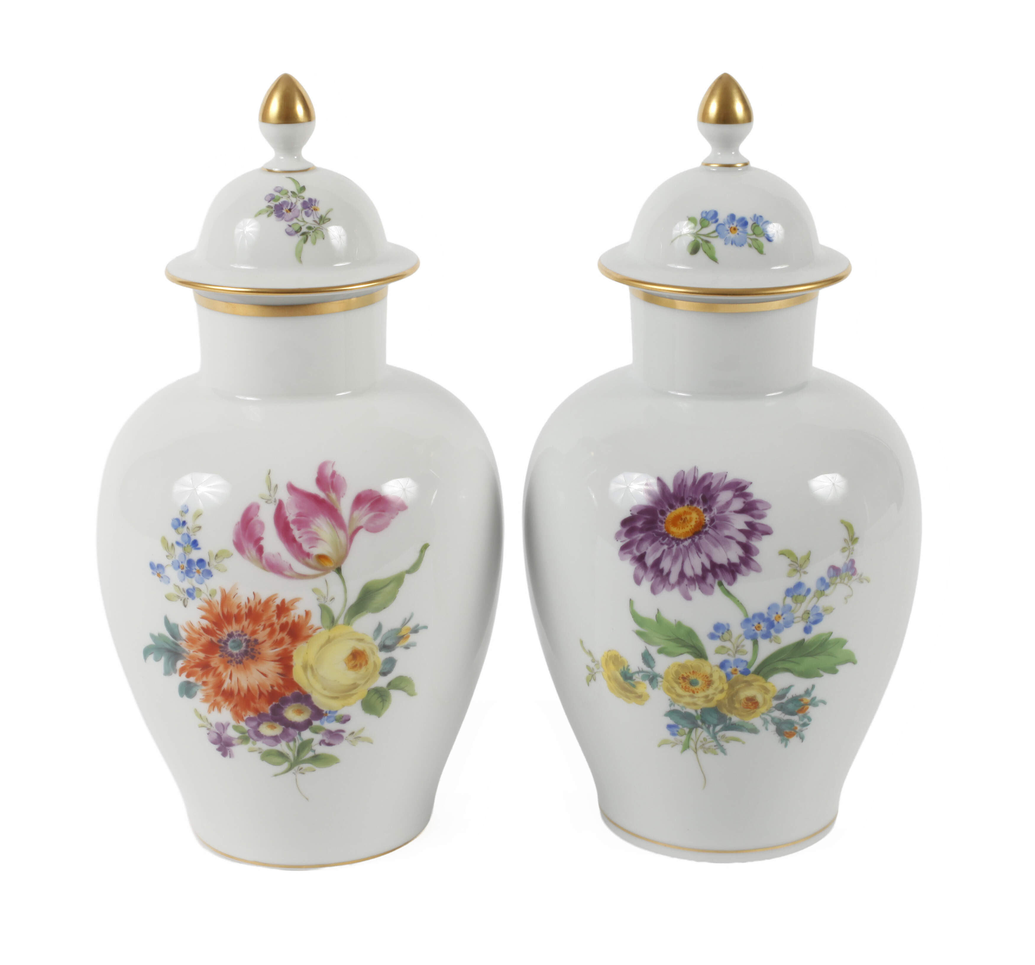 Meissen Paar kleine Deckelvasen Blumenmalerei