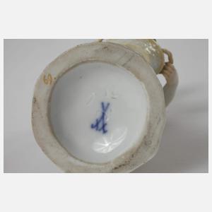 Meissen "Gärtnerkind mit Blumenkorb"