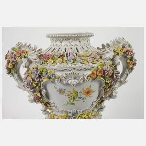 Sitzendorf übergroße Potpourrivase mit Sockel