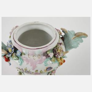 Kleine Potpourrivase mit Putten