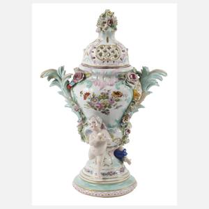 Kleine Potpourrivase mit Putten