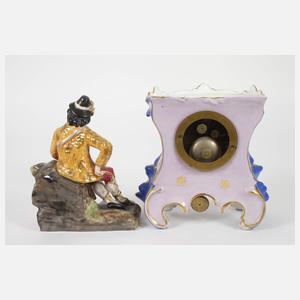 Kaminuhr mit Figurenaufsatz
