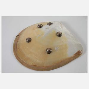 Drei Muschelschalen Perlmutt