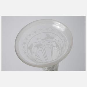 Kleine Vase mit Sphinx