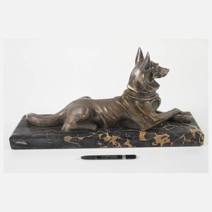 Henry Petrilly, liegender Schäferhund