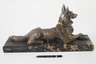 Henry Petrilly, liegender Schäferhund