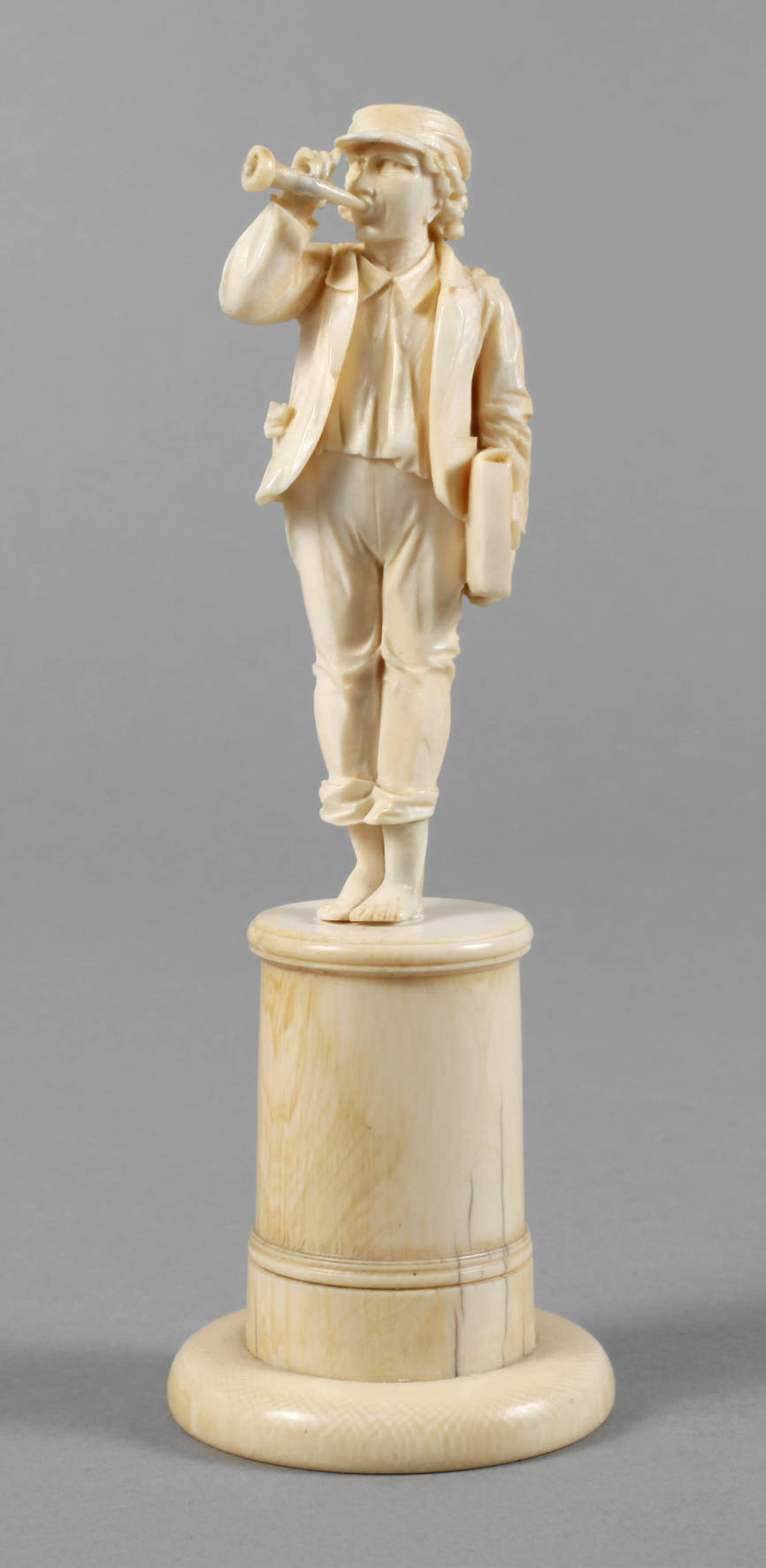 Figürliche Elfenbeinschnitzerei