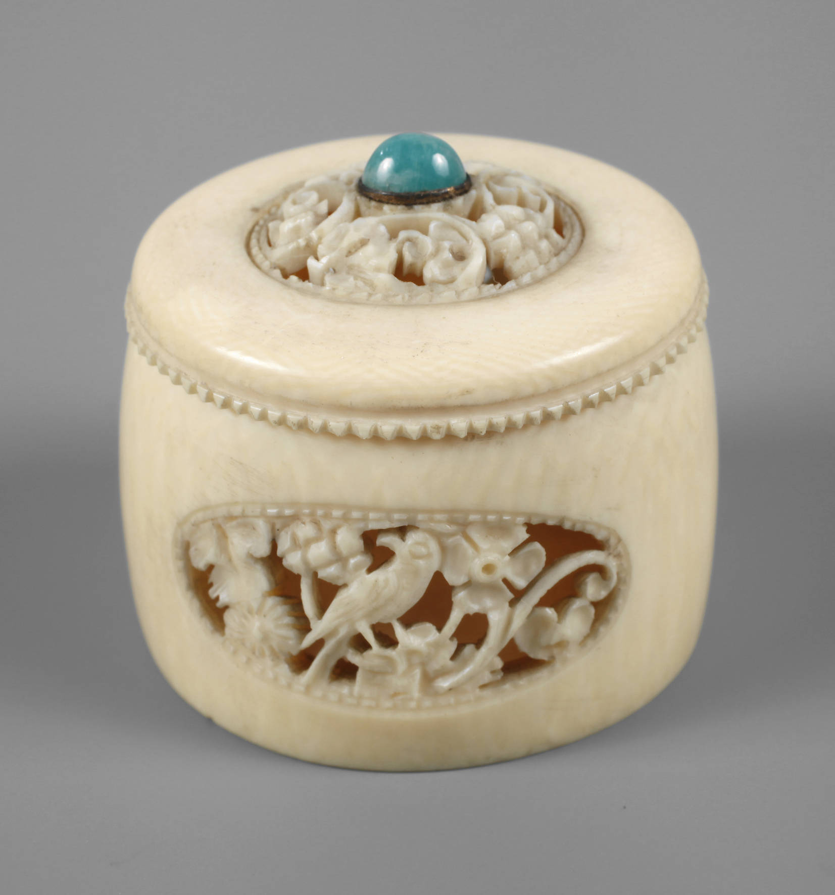 Elfenbeindose Jugendstil