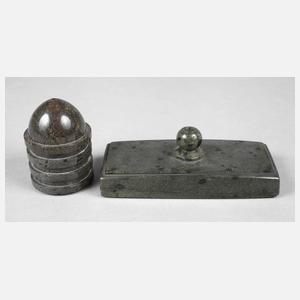 Zwei Teile Serpentin