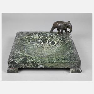 Figürliche Marmorschale