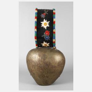 Übergroße Kuhglocke