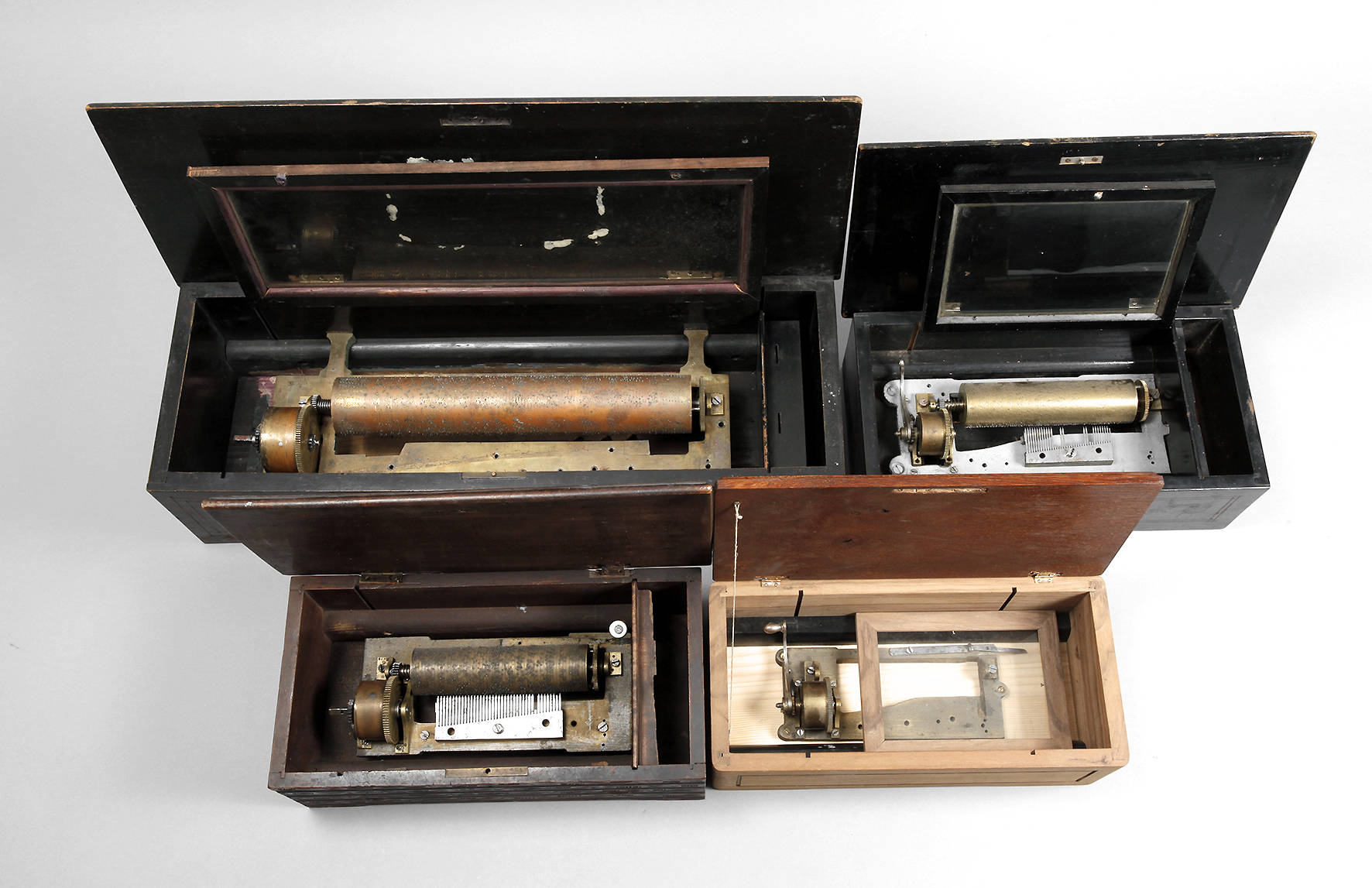 Vier Walzenspieldosen